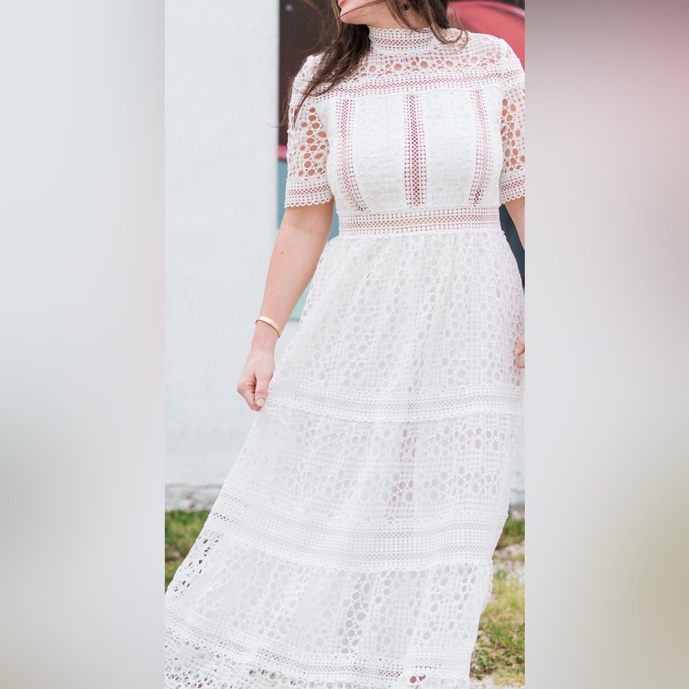 Elegant White Lace Dress